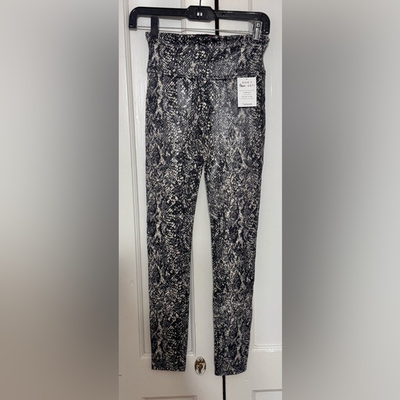 SPANX Faux Leather Snake Shine Leggings - Picture 4 of 6